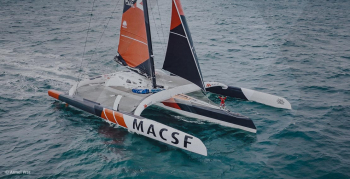Guirec Soudée prend le départ de son tour du monde à l’envers à bord de l’Ultim MACSF