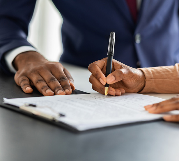 Signature d'un contrat - MACSF