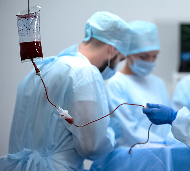 Une transfusion sanguine réalisée lors d'une intervention chirurgicale | MACSF