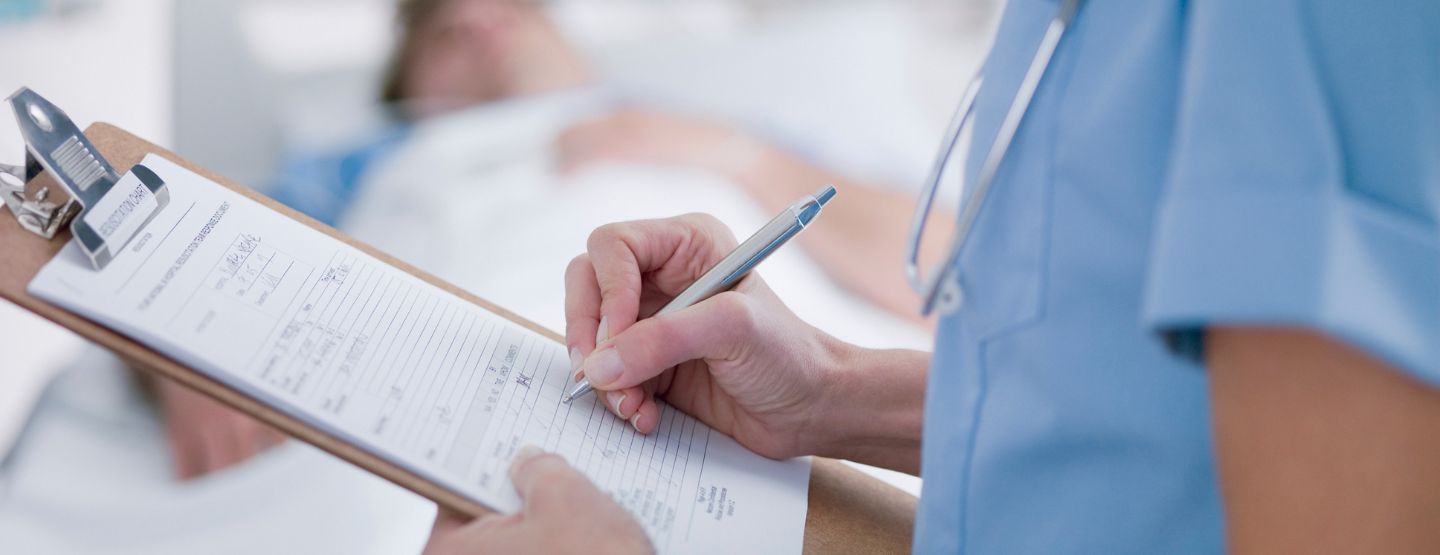 Personnel soignant travaillant à l'hôpital - Crise à l’hôpital : 2 mesures phares