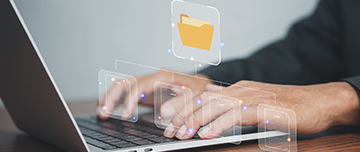 Image virtuelle de l'arborescence d'un dossier au dessus d'un clavier de l'ordinateur - MACSF