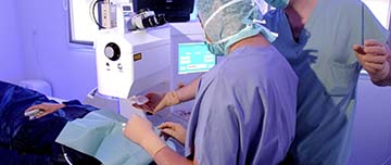 Un patiente subit une chirurgie réfractive au Lasik - MACSF
