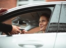 LOA ou crédit auto, quelle solution pour financer votre voiture ? MACSF