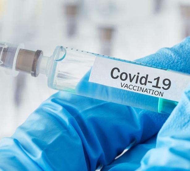Seringue contenant le vaccin contre la Covid-19