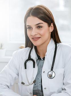 Un médecin femme en consultation avec sa patiente | MACSF