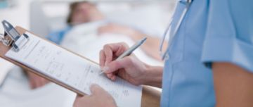 Personnel soignant travaillant à l'hôpital - Crise à l’hôpital : 2 mesures phares