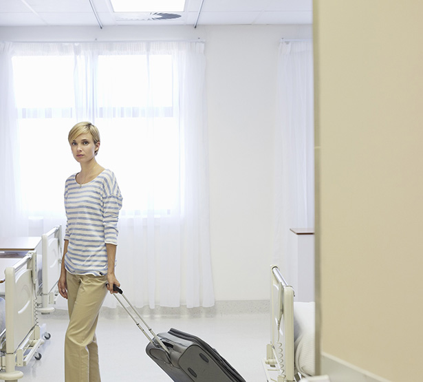 Une patiente quitte l'hôpital - MACSF