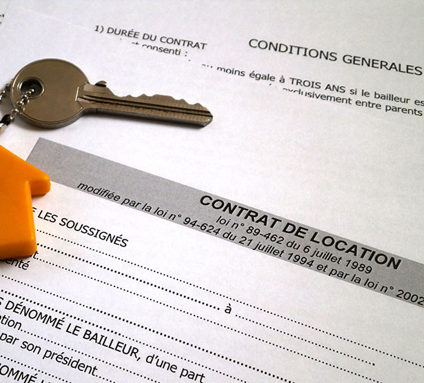 Clé posée sur un contrat de location - MACSF