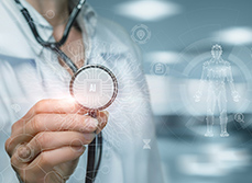 Une professionnelle de santé tient un stéthoscope portant l'inscription IA - MACSF