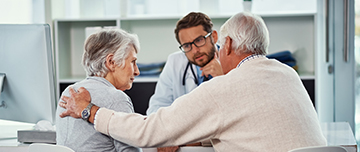 Un couple discutent avec le médecin - MACSF