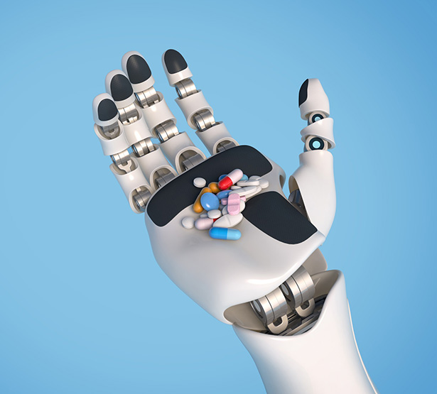 Une main de robot tient des médicaments - MACSF