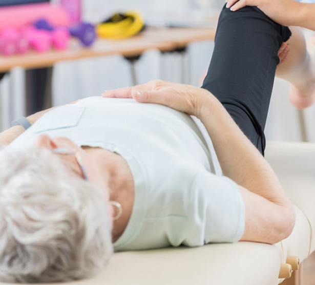 Massage et gymnastique médicale par un non-kinésithérapeute