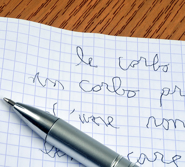 Le texte d'un élève dyslexique sur un cahier à spirale - MACSF