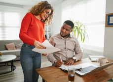 Assurance vie : la MACSF vous explique comment choisir entre rachats et avances