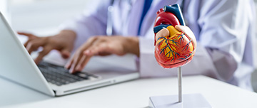 Un cardiologue en téléconsultation - MACSF