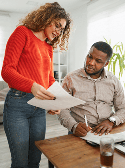 Assurance vie : la MACSF vous explique comment choisir entre rachats et avances
