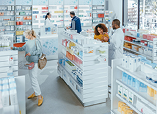 Clients dans une pharmacie - MACSF