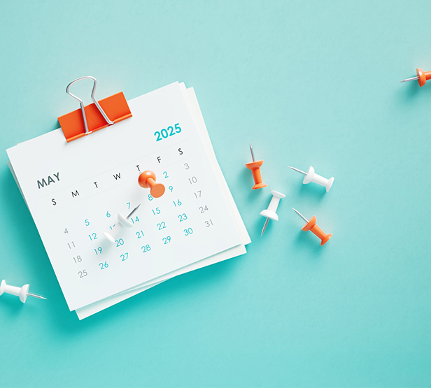 Ephéméride affichant la page du mois de mai épinglé au 1er - MACSF