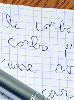 Le texte d'un élève dyslexique sur un cahier à spirale - MACSF